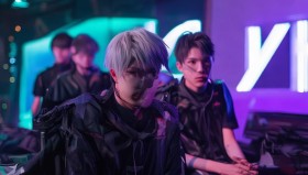 BLG战队一先锋控制率低迷，前期资源掌控薄弱成隐患，T1战队战术压制先锋团战决策